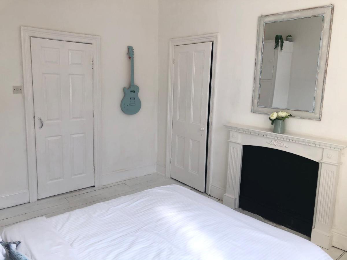 New! Seaside Central Scarborough Apartment المظهر الخارجي الصورة