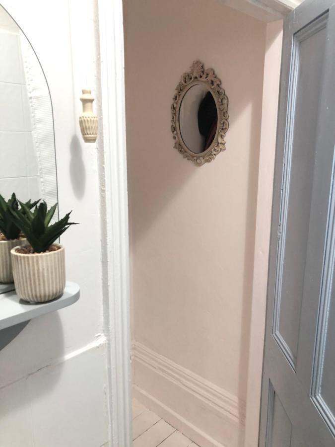 New! Seaside Central Scarborough Apartment المظهر الخارجي الصورة